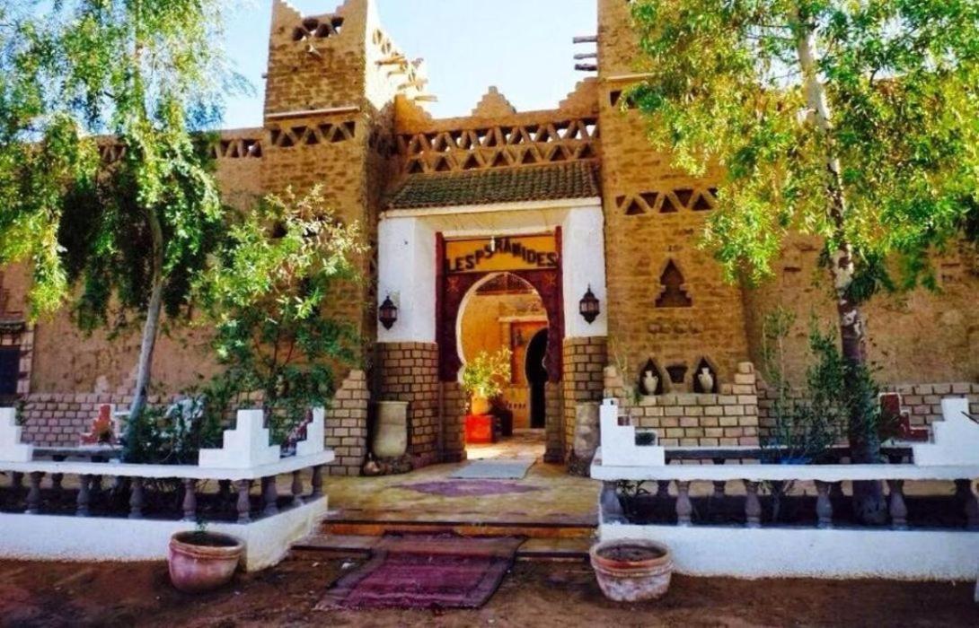 Les Pyramides Hotel Мерцуга Екстериор снимка