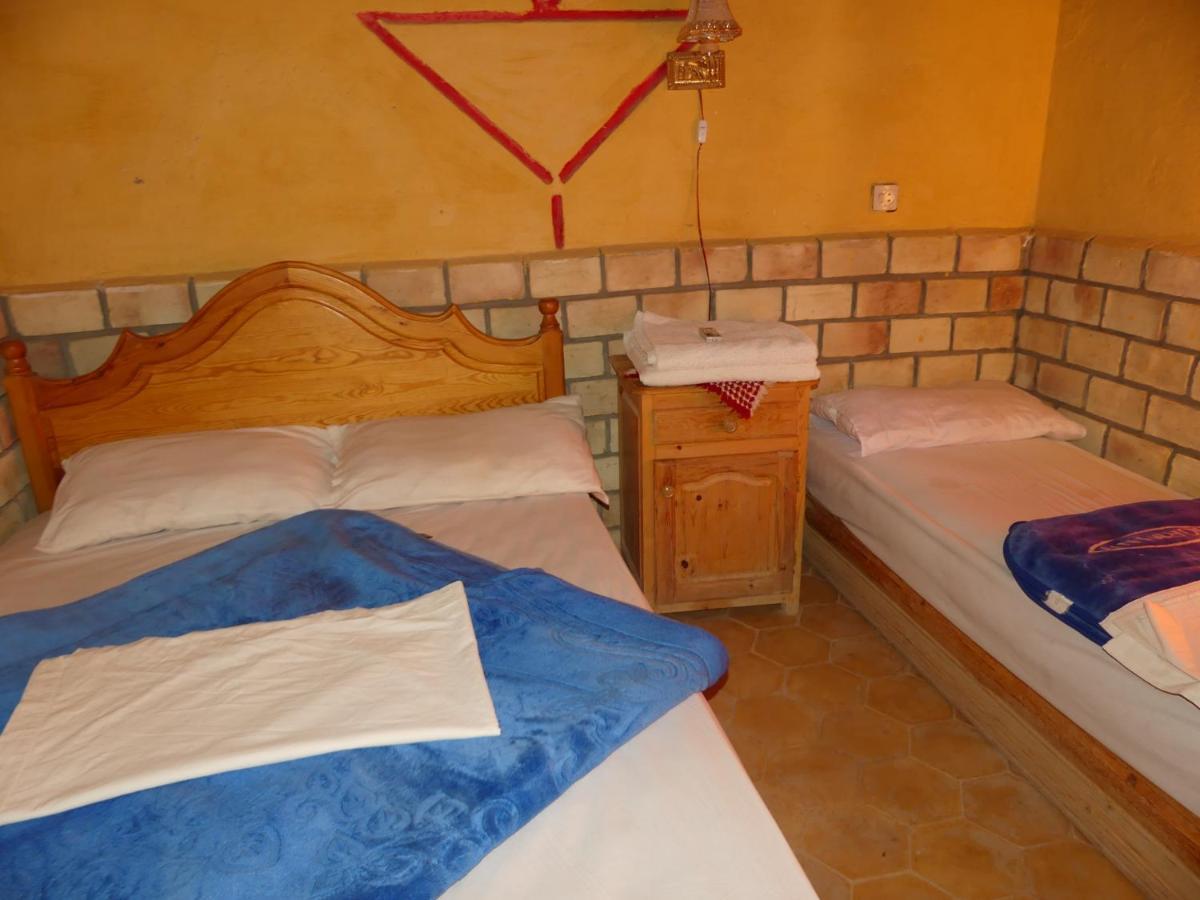 Les Pyramides Hotel Мерцуга Екстериор снимка